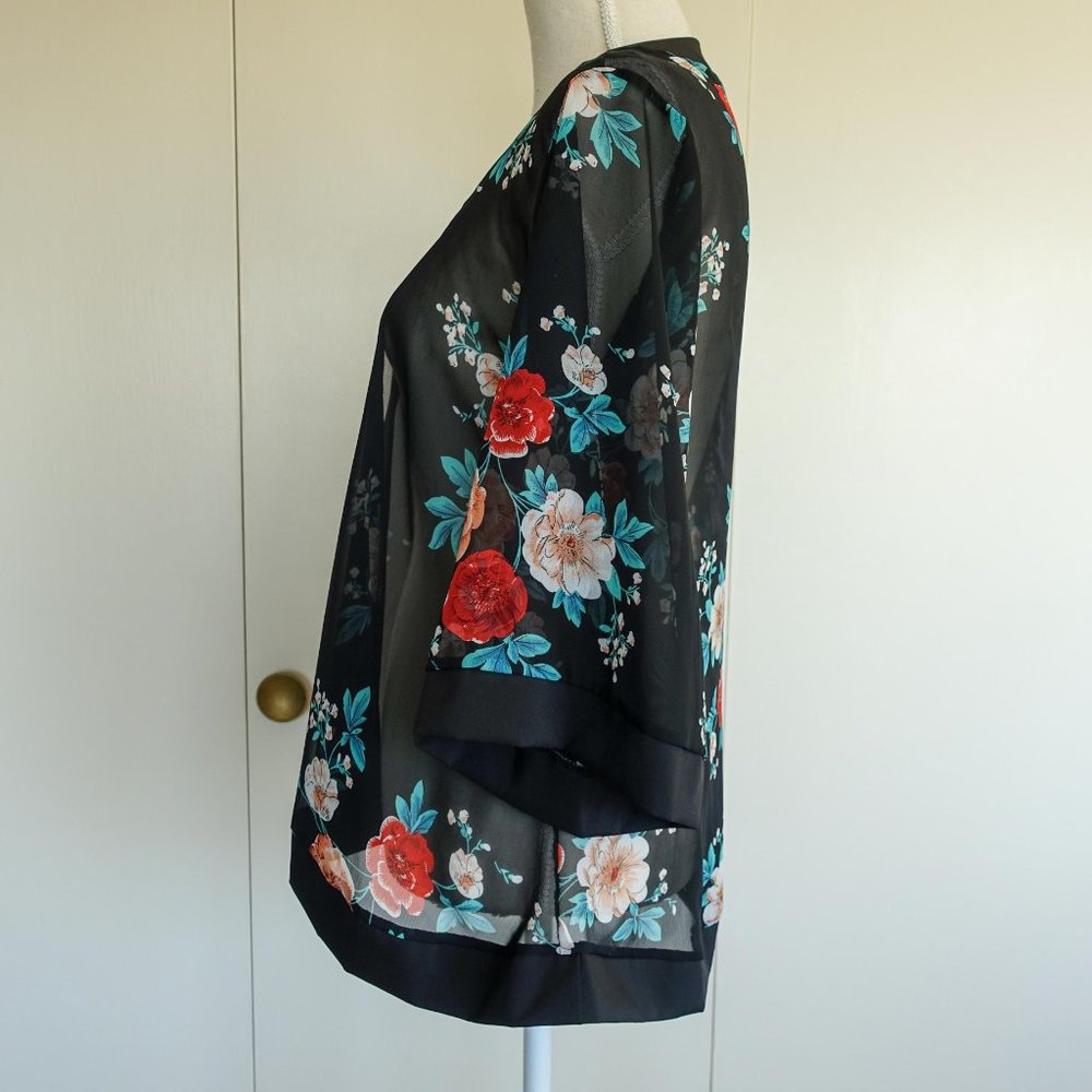 Black Floral Kimono - Picture 5 of 7